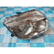 RENAULT DUSTER 2010- фара передняя правая (2WD, серебристая маска) BOSCH 676512096